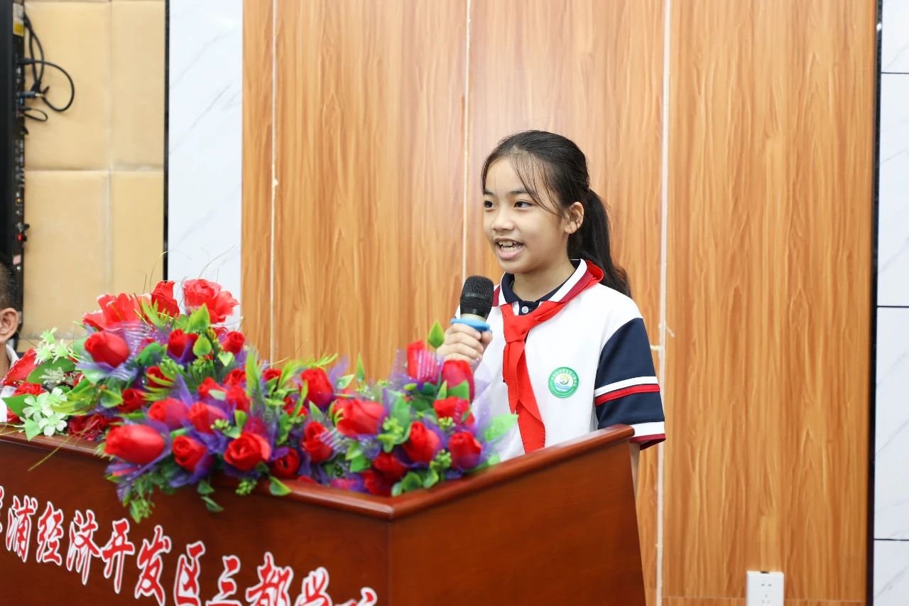 1717548357941750.jpg 情暖校園 關(guān)愛成長 海南礦業(yè)開展六一兒童節(jié)公益捐贈活動3.jpg