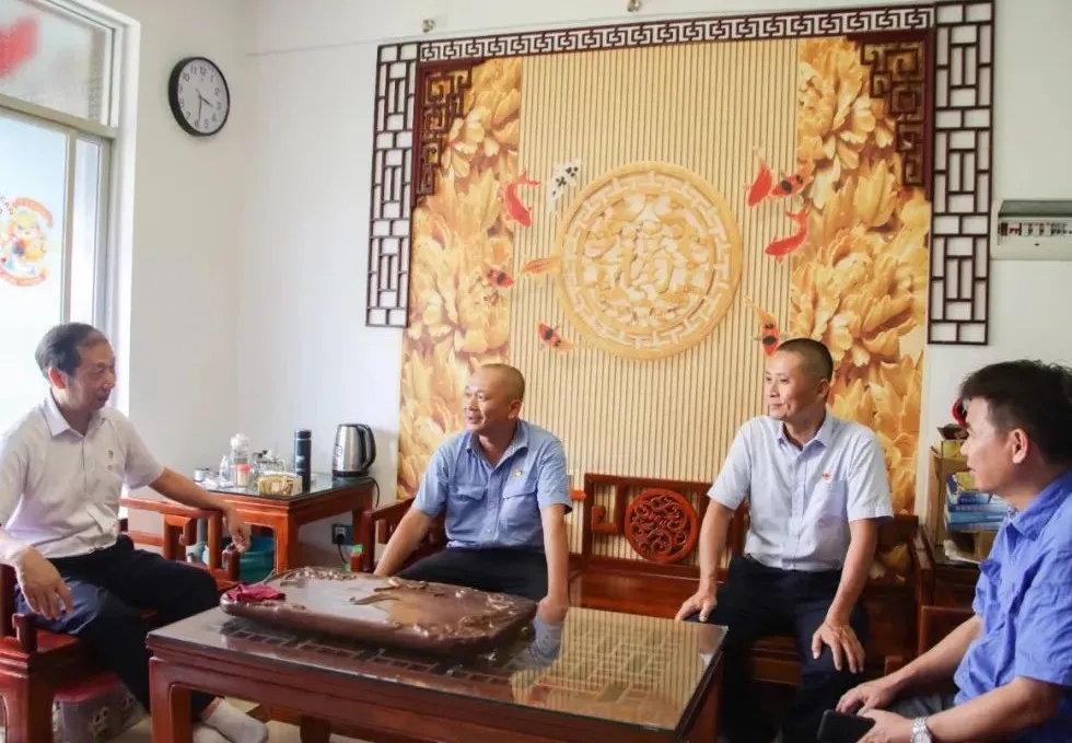 1719826959399349.jpg 海南礦業(yè)黨委開展“七一”走訪慰問活動3.jpg