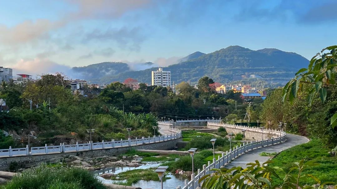 人民網(wǎng)：海鋼集團與海南礦業(yè)聯(lián)手推進國家地質公園建設